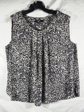 GNW Women's Black Artsy Floral Silky Casual Pleated Summer Top Plus Size 1X